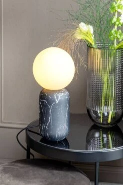 Leitmotiv Lampe à Poser En Métal Jaune -Lumea Boutique b46d077035a7474f9d5c911f203ae714