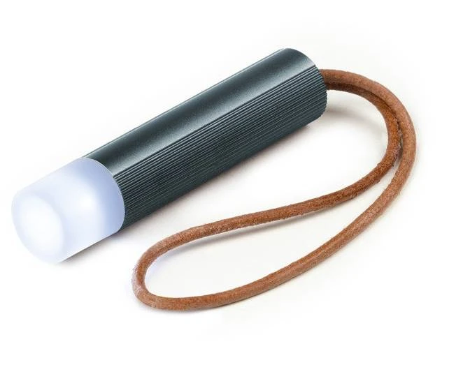 LEXON Lampe Sac à Main Fine Light Bleu Nuit 1 LEXON Lampe Sac à Main Fine Light Bleu Nuit